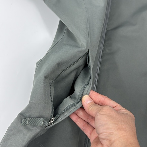 NIKE Golf Women’s Gray Storm - Fit Jacket Size Small EUC - Picture 16 of 17